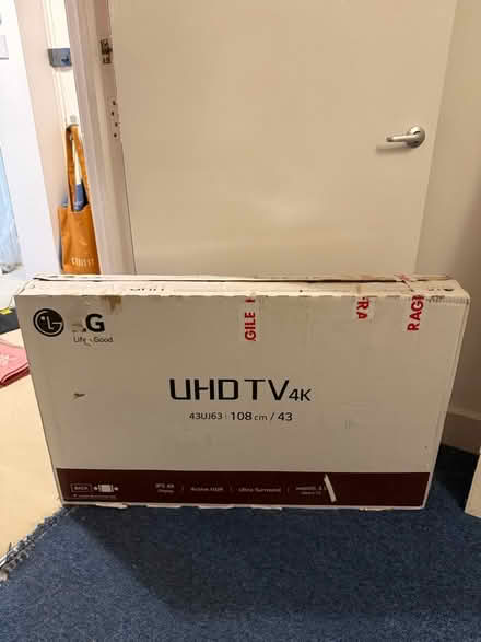 Photo of free LG 43” TV box (Hackney E8) #1