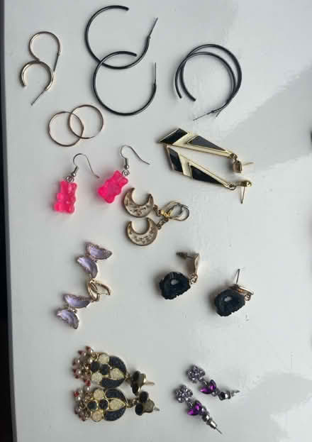 Photo of free 11 pairs of earrings (Nether Edge S7) #1