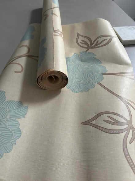 Photo of free Roll of wallpaper (Erith DA8) #1