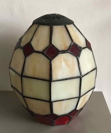 Photo of free tiffany style lampshade only (L17 Aigburth) #1
