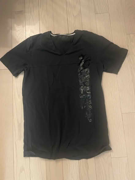 Photo of free Mexx Men’s sz M v neck T (Kennedy/16th in Markham) #1
