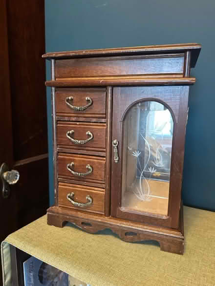 Photo of free Jewelry box (Malden) #1