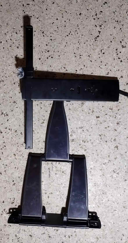 Photo of free TV Wall Mount (Brooklyn 11218) #1