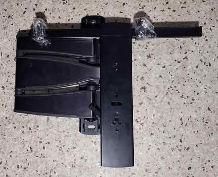 Photo of free TV Wall Mount (Brooklyn 11218) #2