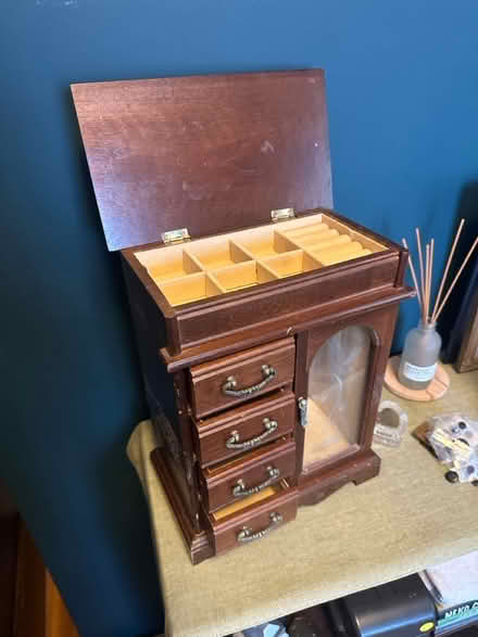 Photo of free Jewelry box (Malden) #3