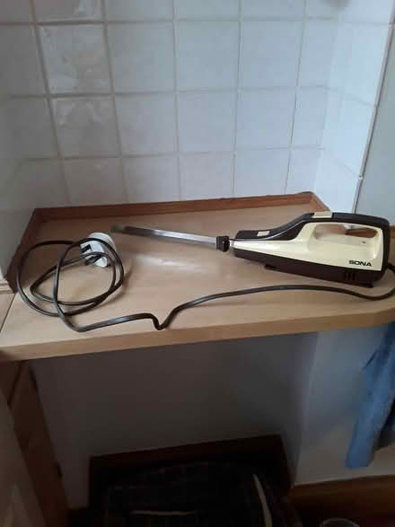 Photo of free Electric carving knife (Rushden nr to Beds border) #2