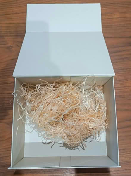 Photo of free Stylish gift hamper box (Wycombe Marsh HP11) #2