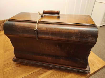 Photo of free 1924 Jones handcrank sewing machine (CT19) #4