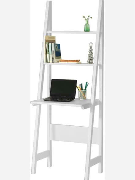 Photo of free Desk (Wood Green N22) #2