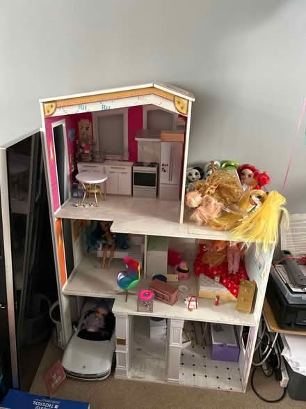 Photo of free Rainbow high doll house (Parkside SK7) #1