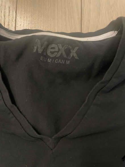 Photo of free Mexx Men’s sz M v neck T (Kennedy/16th in Markham) #2