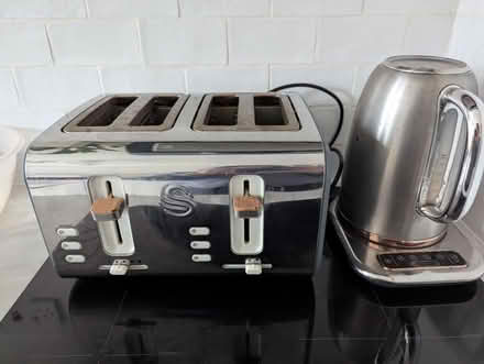 Photo of free Swan Toaster and Breville Kettle (Stalybridge, SK15) #2