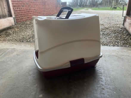Photo of free Cat litter tray with lid (Ewelme OX10) #2