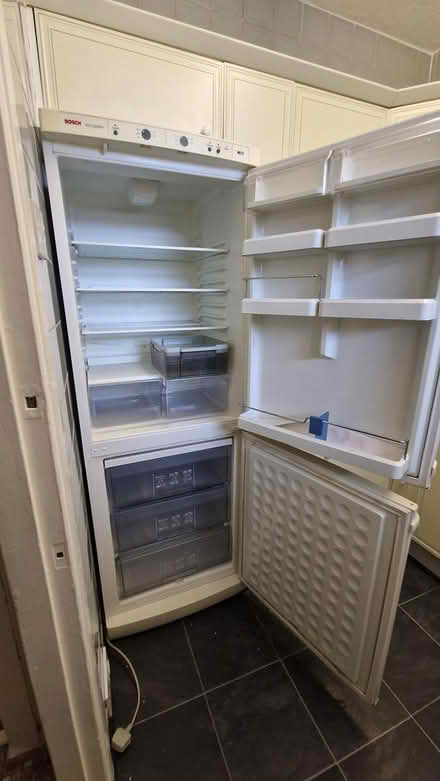 Photo of free Fridge freezer (Richmond TW9 1AZ) #1