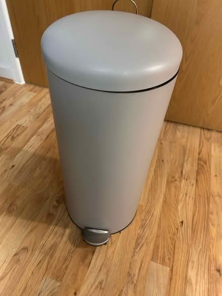 Photo of free Grey bin (W11 Nottinghill’s gate) #2