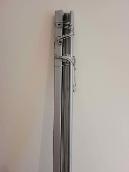 Photo of free Venetian Blind - silver 100cm D x 170cm W (Grange-over-Sands LA11) #4