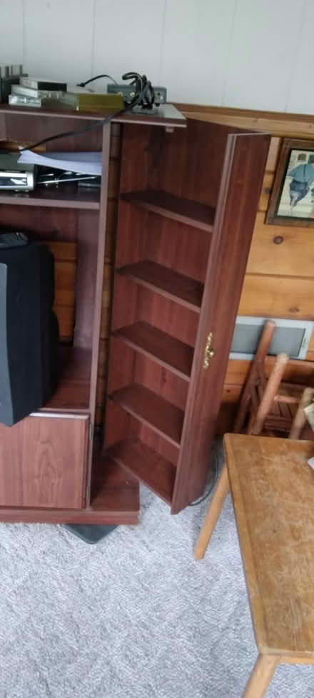 Photo of free Entertainment Center (Hyde Park, near McDonalds) #1