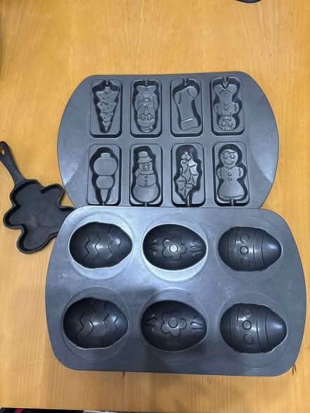 Photo of free Baking tins (Dean EH4) #1