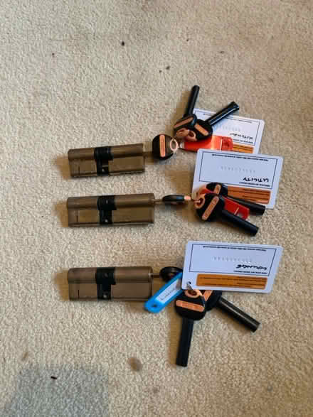 Photo of free Security ‘snap’ locks (Hoddesdon, EN11) #1