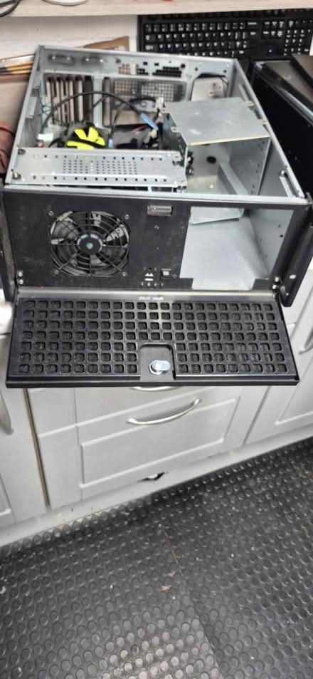 Photo of free 2x Server, NAS or Gaming chassis (GU52) #2