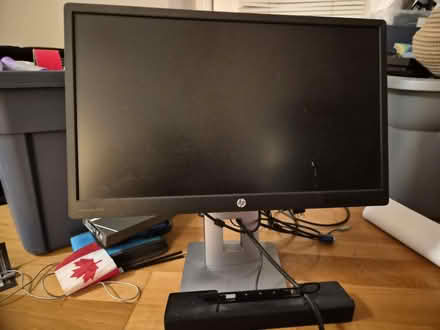 Photo of free Computer screen with speakers (Yonge & Bloor) #2