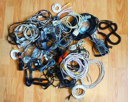 Photo of free Cables and components (Hayes, Bromley BR2) #1