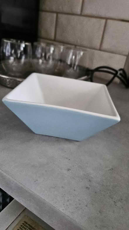 Photo of free 4x middle size bowl (Corstophine EH4) #1