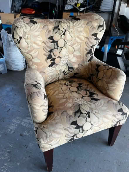Photo of free Accent chair (Downtown Mountain View) #1