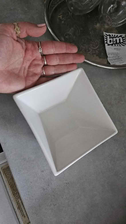 Photo of free 4x middle size bowl (Corstophine EH4) #3