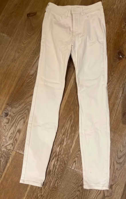 Photo of free Skinny white jeans (KT4) #1
