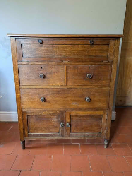 Photo of free Chest of drawers/cupboard (CH7, Treuddyn) (Treuddyn CH7) #1