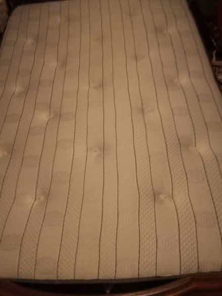 Photo of free Double mattress, clean, good condition. 1000 pocket sprung. (Tinshill LS16) #1