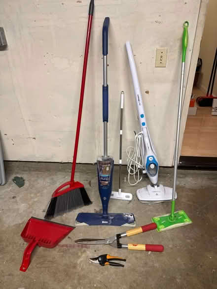 Photo of free Assorted items (newark) #1