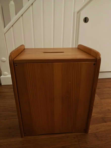 Photo of free Small pine storage box (CT17) #1