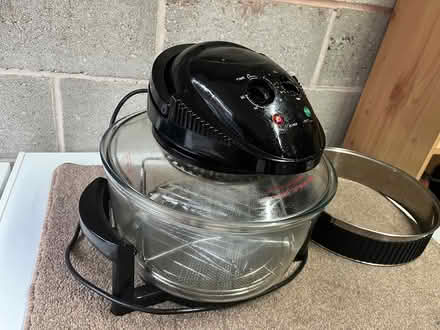 Photo of free Halogen air frier VGC (CH43) #2