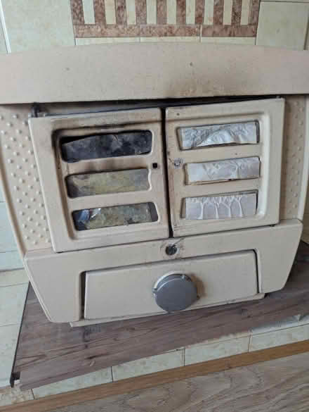 Photo of free Vintage gas fire (freestanding) (W3) #1