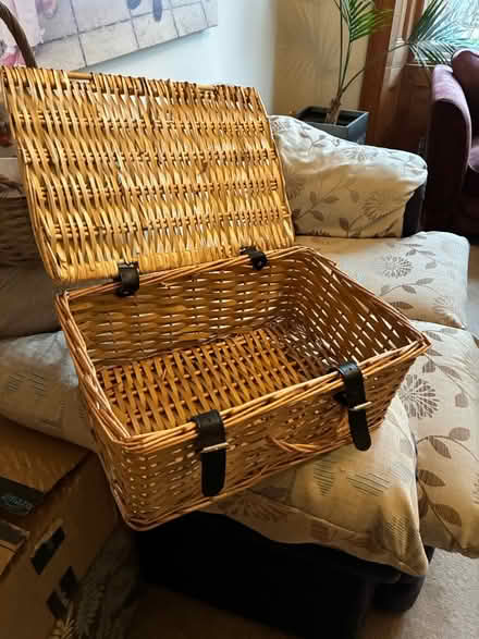 Photo of free Wicker basket & hamper (Kingswood) #4