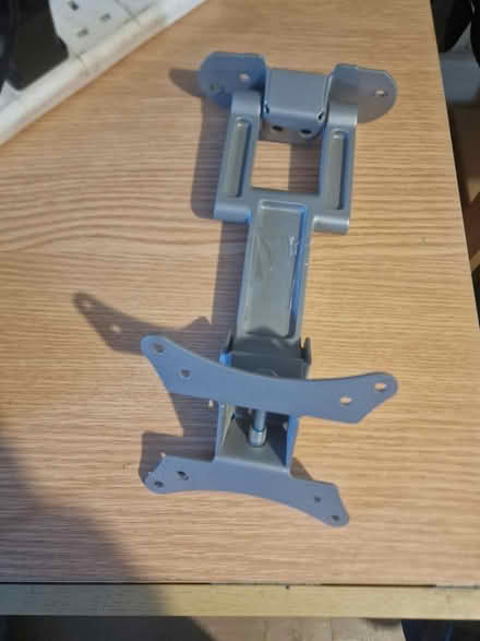 Photo of free Universal wall bracket for small TV (Luton LU2) #1