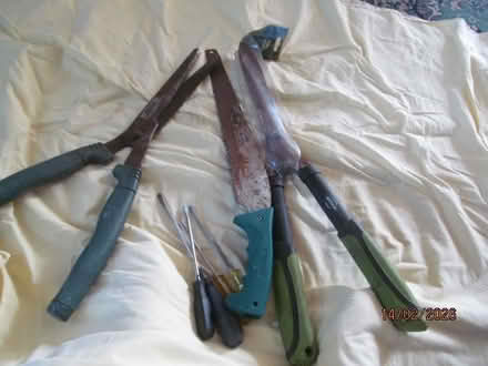 Photo of free Garden Shears, saw, screwdrivers (didsbury M20) #1