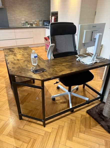 Photo of free Large desk (Enfield N13) #1