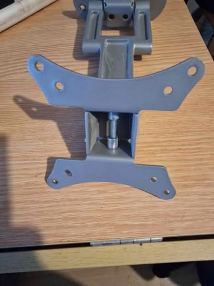 Photo of free Universal wall bracket for small TV (Luton LU2) #2