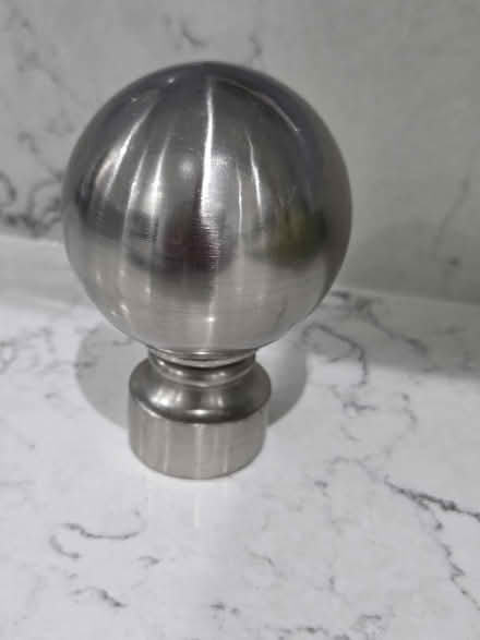 Photo of free One curtain pole finial (Little Heath RG31) #1