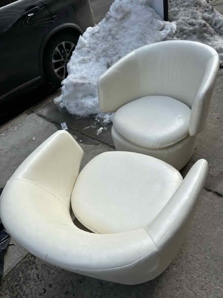 Photo of free Curb alert (two swivel chairs) (UWS (W. 85th & Riverside Dr.)) #1