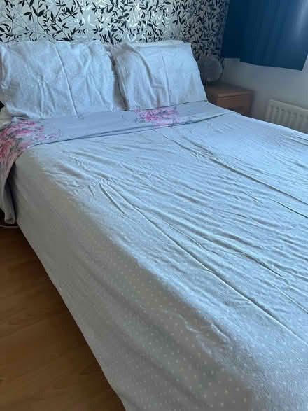 Photo of free King size duvet cover & pillowcases (Binley, Coventry) #4