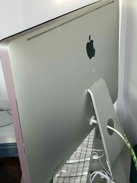 Photo of free 27” Apple iMac mid 2011 No hdd (Bedford, Goldington Road) #2