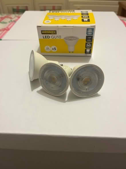 Photo of free led gu10 (Bracknell RG12) #3