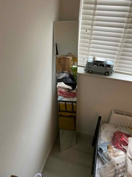 Photo of free Mirror (KT9 Chessington) #1