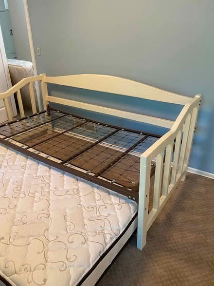 Photo of free Trundle bed (Warren near HS) #2