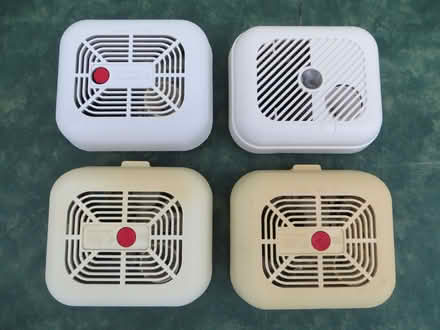 Photo of free smoke detectors black & decker 9 volt ~ gu16 frimley (GU16) #1