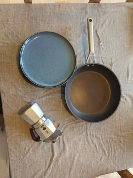 Photo of free kitchen/dining items (CT1) #1